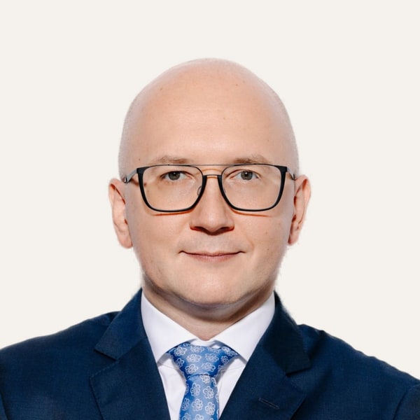 Dr. Marcin Jadczak, deep plane facelift surgeon in Warsaw, Poland