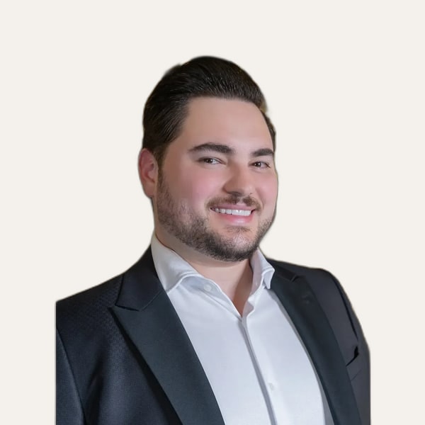 Dr. Marcos Storion, deep plane facelift surgeon in Bauru, Brazil