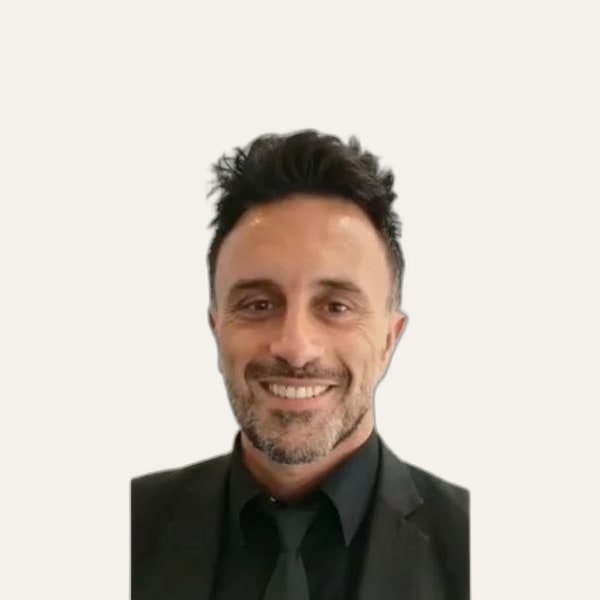 Dr. Matt Stefanelli — Deep Plane Facelift Sebész