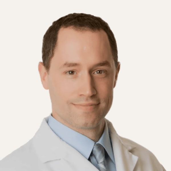 Dr. Matthew McRae — Deep Plane Facelift Chirurg