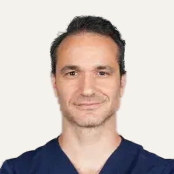 Dr. Mehmet Cömert, deep plane facelift surgeon in Istanbul, Turkey