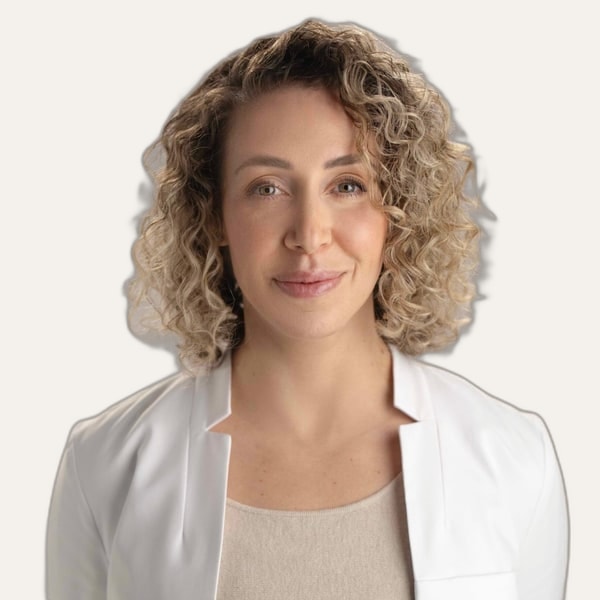 Dr. Michelle Sieffert — جراح شد الوجه بتقنية deep plane