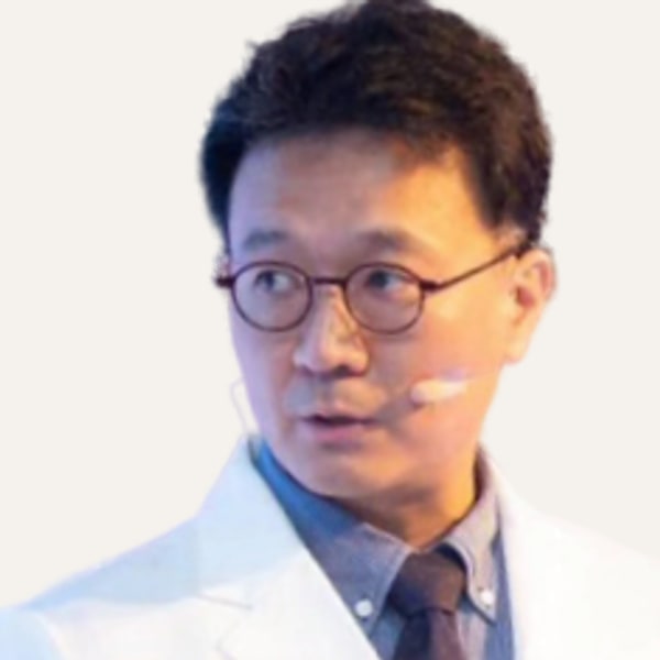 Dr. Minhee Ryu — Cirujano de Lifting de Plano Profundo