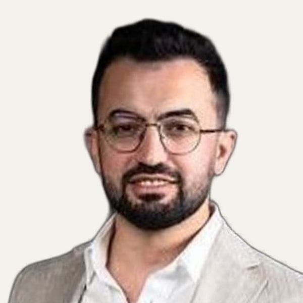Dr. Mustafa Onal, хирург по дълбок фейслифт в Истанбул, Турция