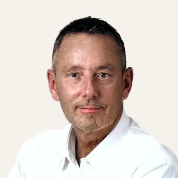 Dr. Norman Waterhouse, хирург по дълбок фейслифт в Лондон, Обединеното кралство