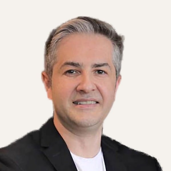 Dr. Oğuzhan Aydoğdu, deep plane facelift surgeon in Istanbul, Turkey
