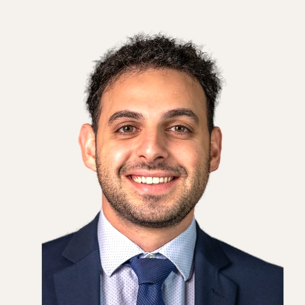 Dr. Orr Shauly — Cirurgião de Lifting Facial Profundo