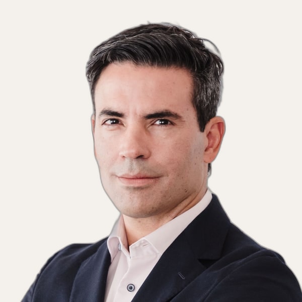 Dr. Pedro Literas, deep plane facelift surgeon in Los Cabos, Mexico