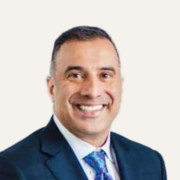 Dr. Raghu Athre, χειρουργός deep plane facelift στην Χιούστον, Ηνωμένες Πολιτείες