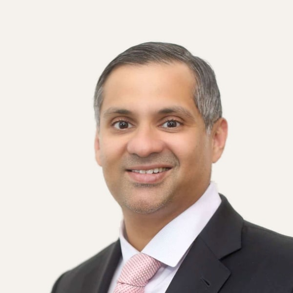 Dr. Ravi Somayazula — Chirurgien de lifting du visage (deep plane)