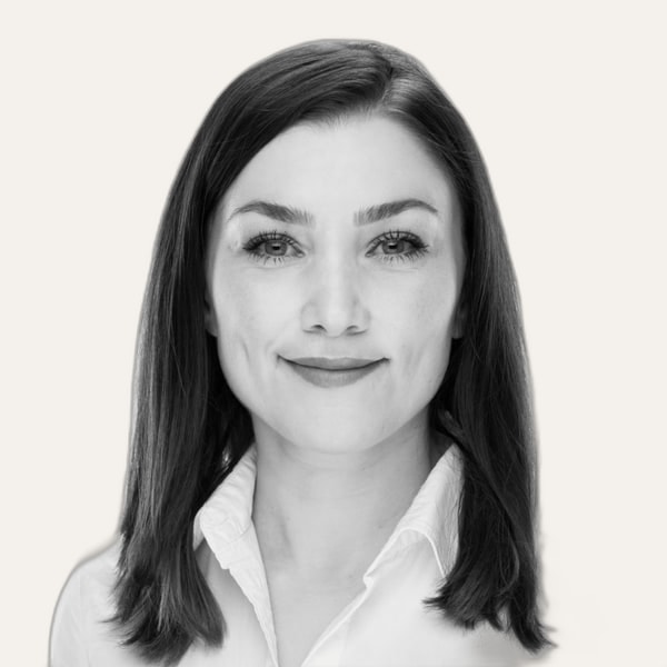 Dr. Raya Isaev, deep plane facelift surgeon in Hamburg, Germany