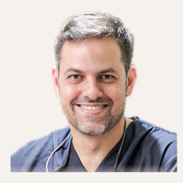 Dr. Ricardo Kacowicz, deep plane facelift surgeon in Rio de Janeiro, Brazil