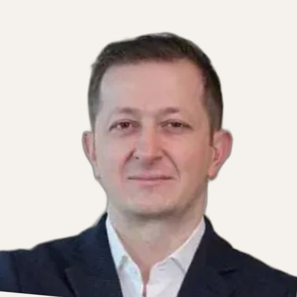 Dr. Rıza Karaaltın, deep plane facelift surgeon in Istanbul, Turkey