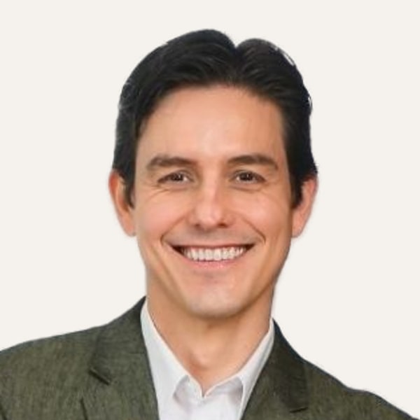 Dr. Rodrigo Teixeira — Cirujano de Lifting de Plano Profundo