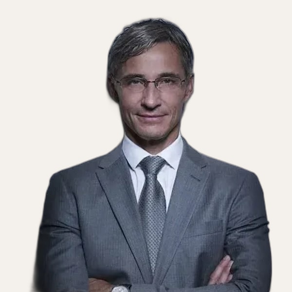Dr. Roman Kufa — Derin Plan Yüz Germe Cerrahı