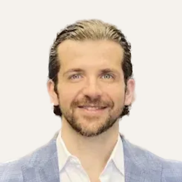 Dr. Ruslan Zhuravsky, chirurg specializat în lifting facial deep plane în Miami, Statele Unite ale Americii