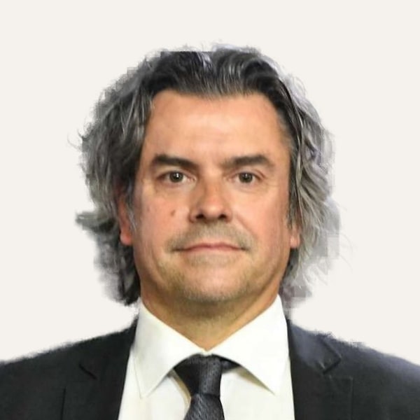 Dr. Sebastien Garson, deep plane facelift surgeon in Paris, France