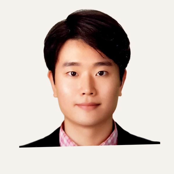 Dr. Seong-Jun Kim — Cirujano de Lifting de Plano Profundo
