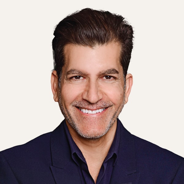Dr. Shoib Myint — Cirurgião de Lifting Facial Profundo