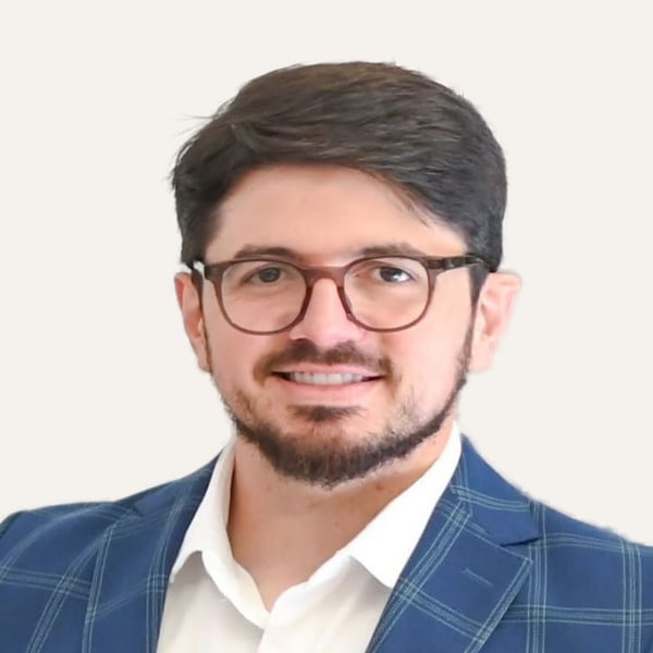 Dr. Simao Sereno, deep plane facelift surgeon in Belo Horizonte, Brazil