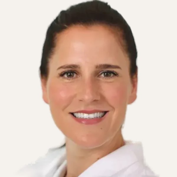 Dr. Tanja Baumann — جراح شد الوجه بتقنية deep plane