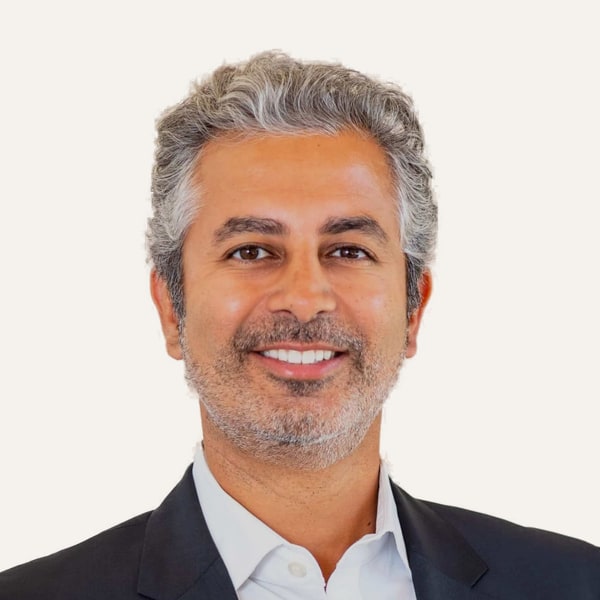 Dr. Tanuj Nakra — Chirurgien de lifting du visage (deep plane)