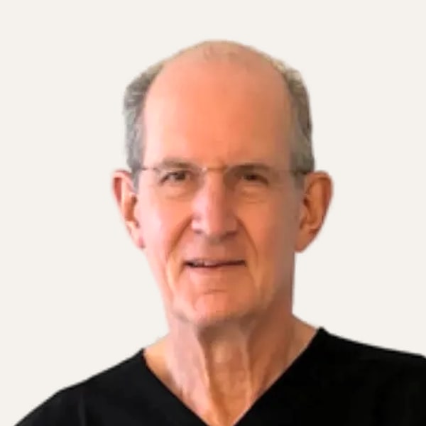 Dr. Thomas Mustoe, chirurg specializat în lifting facial deep plane în Chicago, Statele Unite ale Americii