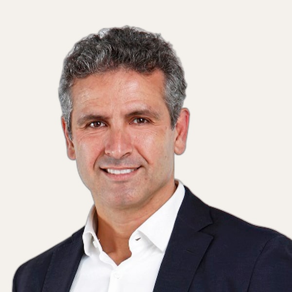 Dr. Tiago Baptista-Fernandes, deep plane facelift surgeon in Lisbon, Portugal