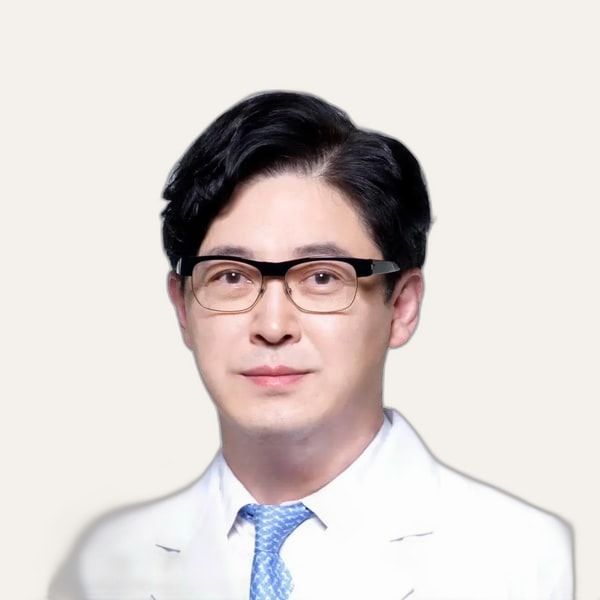 Dr. Tony Yang Soo Park — جراح شد الوجه بتقنية deep plane