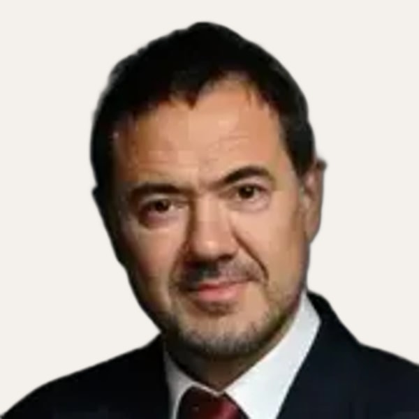 Dr. Tunç Tiryaki, deep plane facelift sebész, Isztambul, Törökország