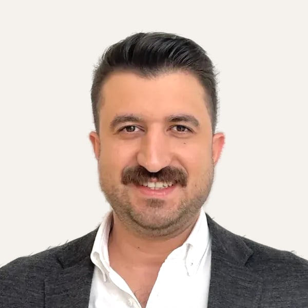 Dr. Uğur Çelik, хирург по глубокой подтяжке лица в Стамбул, Турция