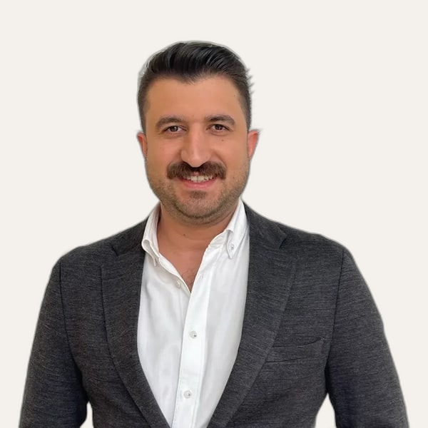 Dr. Uğur Çelik, deep plane facelift surgeon in Istanbul, Turkey