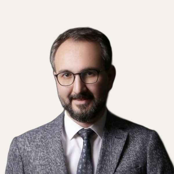 Dr. Yasin Varsak, deep plane facelift surgeon in Istanbul, Turkey