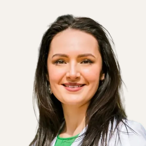 Dr. Yula Indeyeva — Chirurgien de lifting du visage (deep plane)