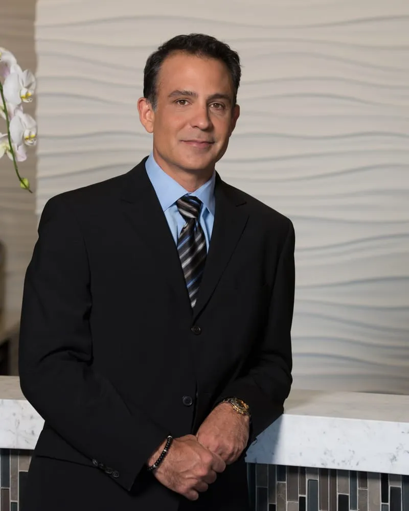 Arthur Cambeiro, deep plane facelift surgeon in Las Vegas, USA