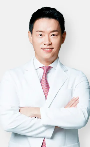 Bae In Ho, deep plane facelift surgeon in Seoul, South Korea