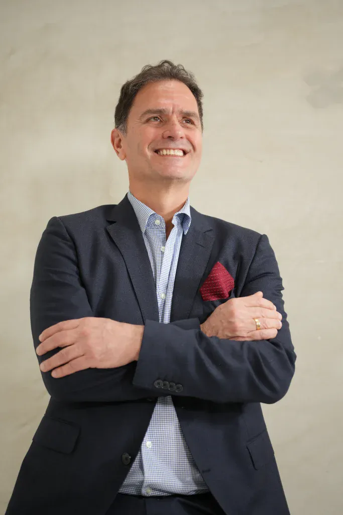 Carlos Recio, deep plane facelift surgeon in Cali, Colombia
