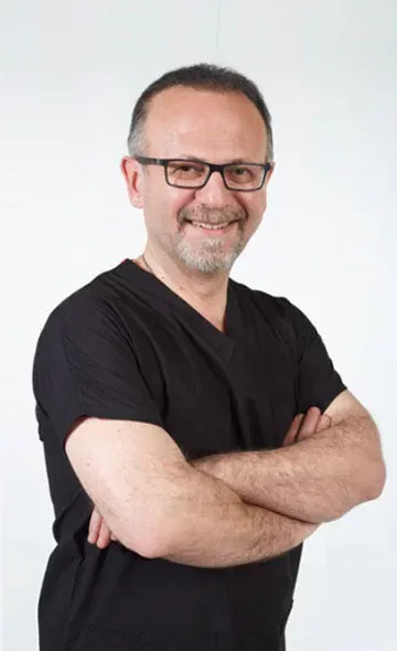 Cem Şen, deep plane facelift surgeon in Istanbul, Turkey