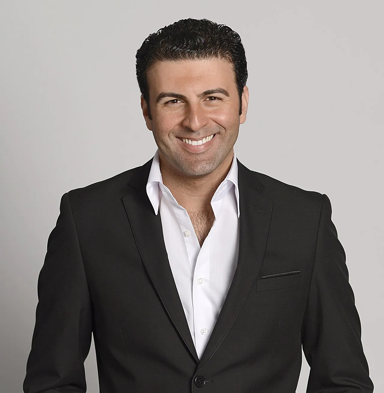 David Azuelos, deep plane facelift surgeon in Paris, France