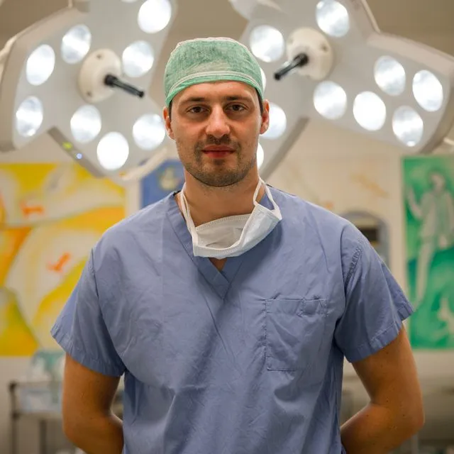 Edoardo Coiante, deep plane facelift surgeon in Rome, Italy
