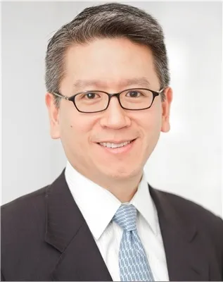 George Yang, deep plane facelift surgeon in New York, USA