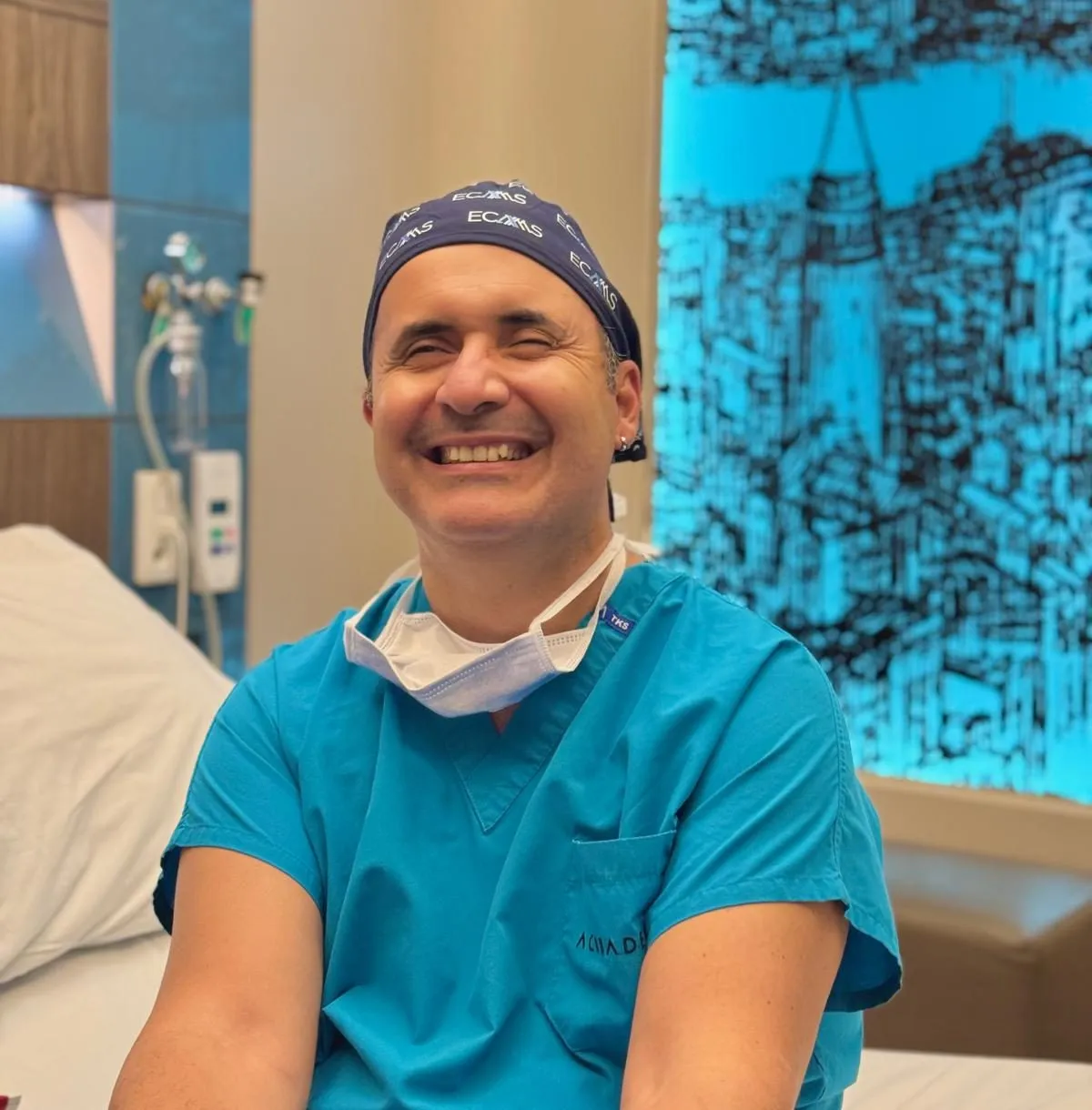 Hüseyin Kandulu, deep plane facelift surgeon in Ankara, Turkey