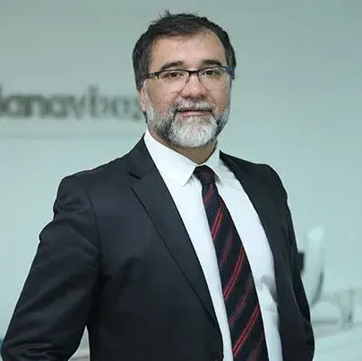 İlker Manavbaşı, deep plane facelift surgeon in Istanbul, Turkey