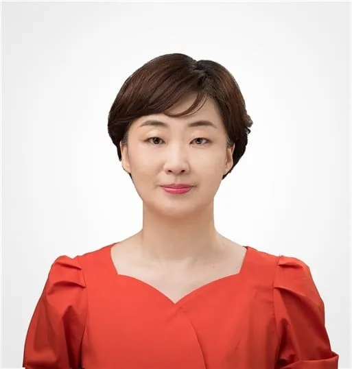 Dr. Jang Ji Yeon