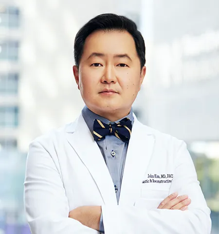John Kim, deep plane facelift surgeon in Chicago, USA