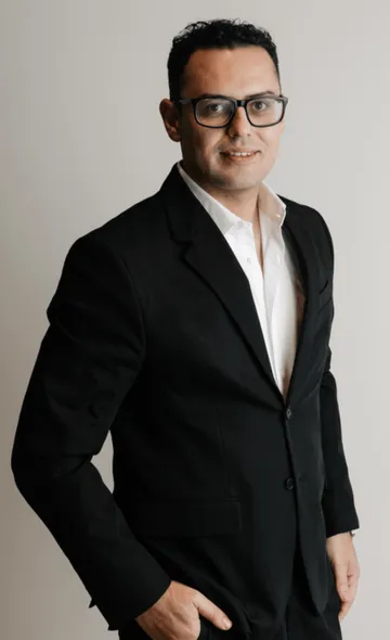 Jose Cortez, deep plane facelift surgeon in Mexico City, Mexico
