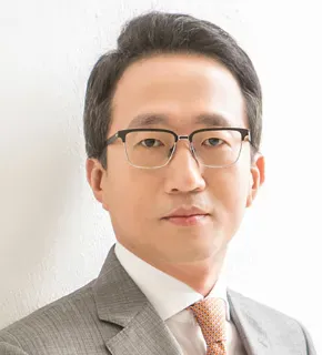 Joseph Kahng, deep plane facelift surgeon in Las Vegas, USA