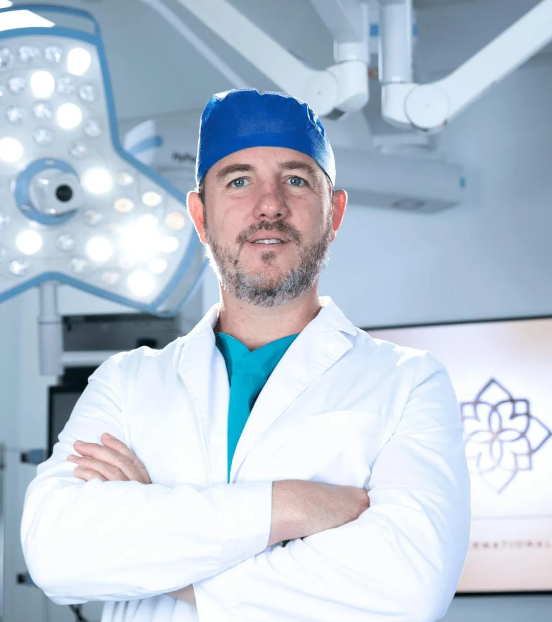 Juan Cuellar, deep plane facelift surgeon in Mexico City, Mexico
