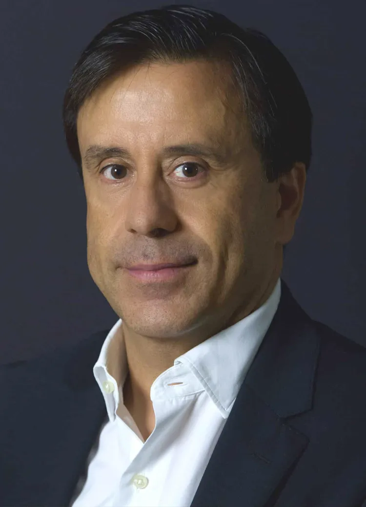 Miguel Gonçalves Ferreira, deep plane facelift surgeon in Porto, Portugal