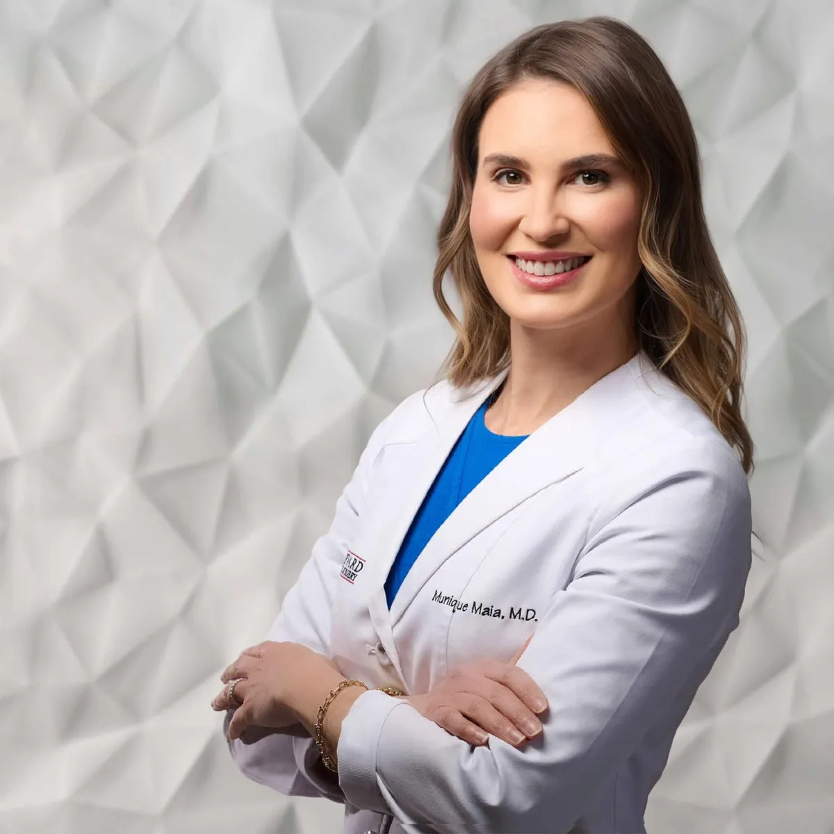 Munique Maia, deep plane facelift surgeon in Washington DC, USA